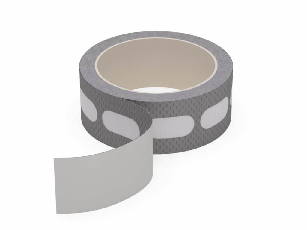 Graues Klebeband mit ovalen Mustern, teilweise abgerollt, auf weißem Hintergrund. Ideal für Reparaturen und Verpackungen.