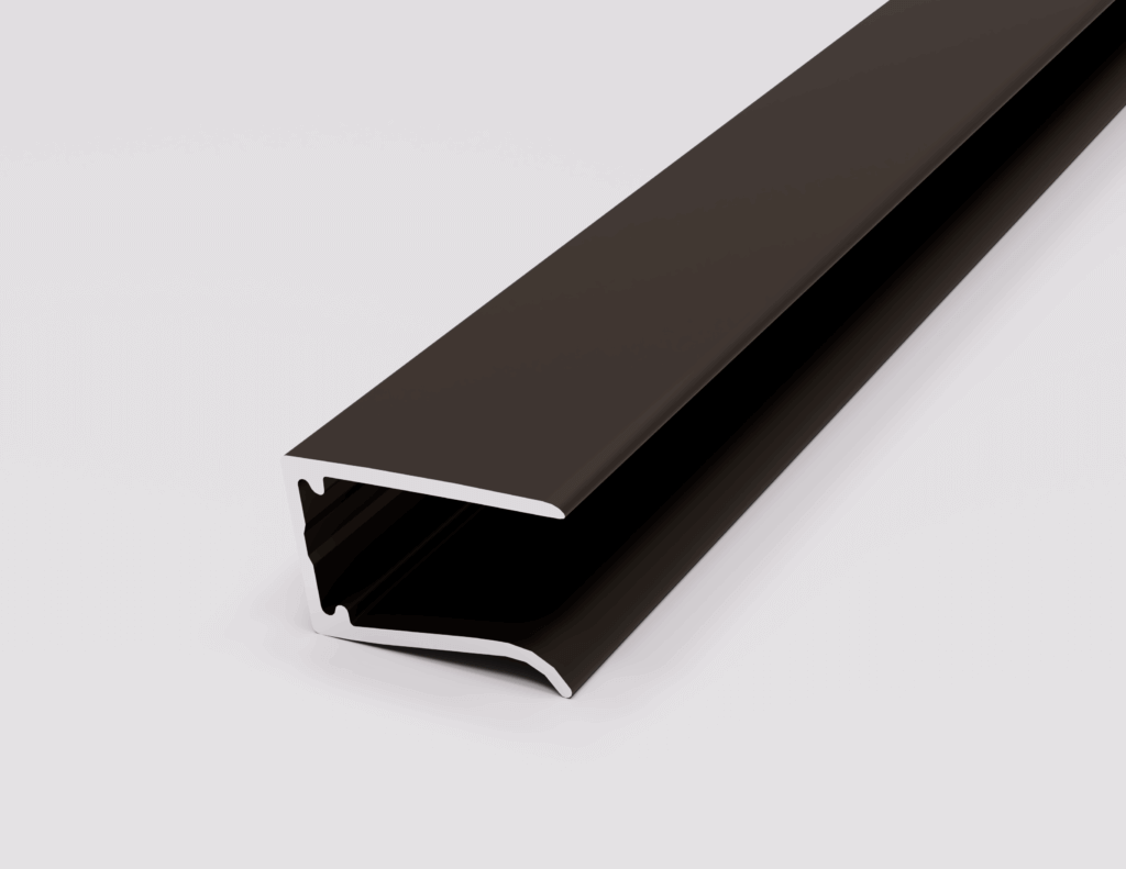 Schwarzes Aluminiumprofil in U-Form für Bauanwendungen, 3D-Darstellung mit hellem Hintergrund.